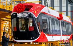 中国首条永磁磁浮技术工程示范线列车在武汉下